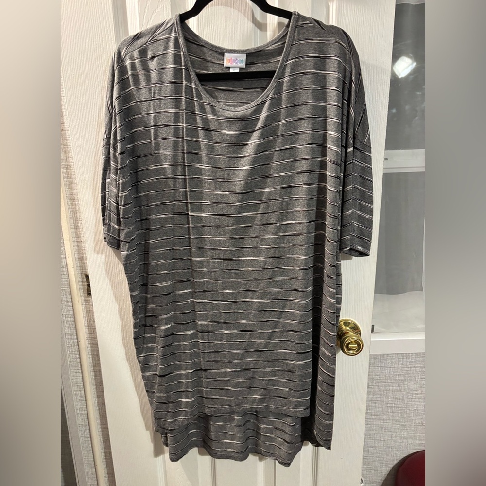 LuLaRoe Charcoal Gray Top